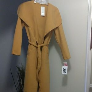 Wide collar coat